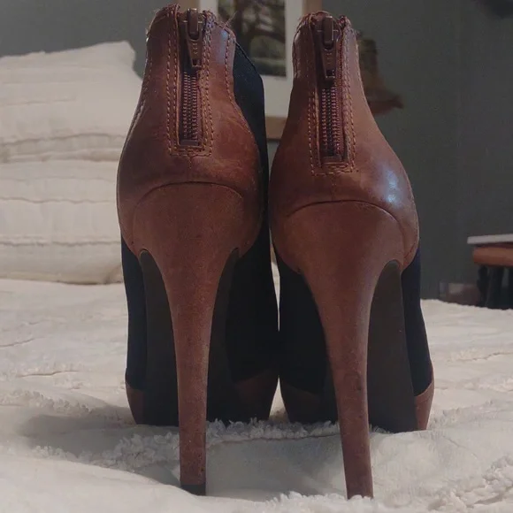 Elegant Sky High Brown and Black Women's Ankle Boots - Picture 5 of 6